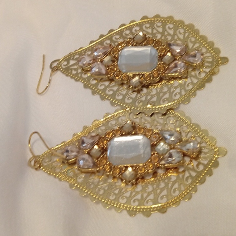 Fashion fun gold long earrings